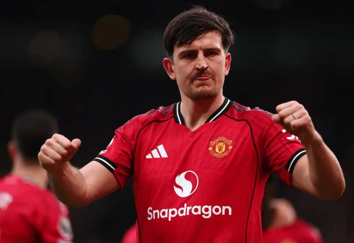 马奎尔降薪续约曼联签1+1合同，周薪19万镑减幅未披露|卡里克|哈里-马奎尔|托马·勒马尔|图赫尔|球队_新浪体育_新浪新闻